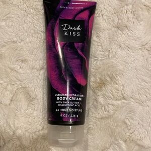 Dark Kiss 💋 body cream by BBW 8 oz